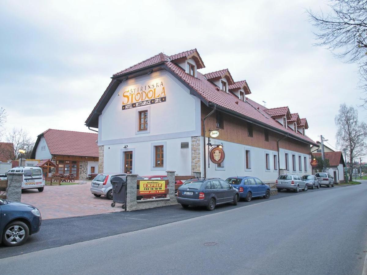 Stirinska Stodola U Prahy Hotell Kamenice Exteriör bild