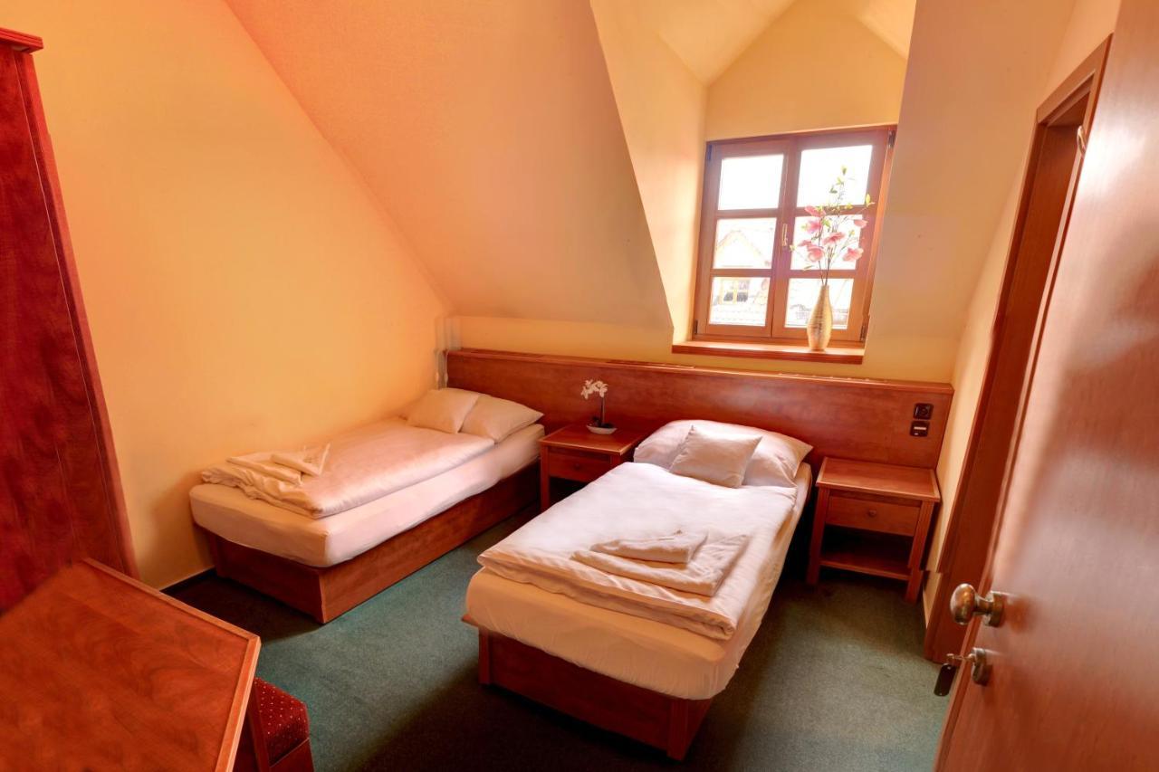 Stirinska Stodola U Prahy Hotell Kamenice Exteriör bild