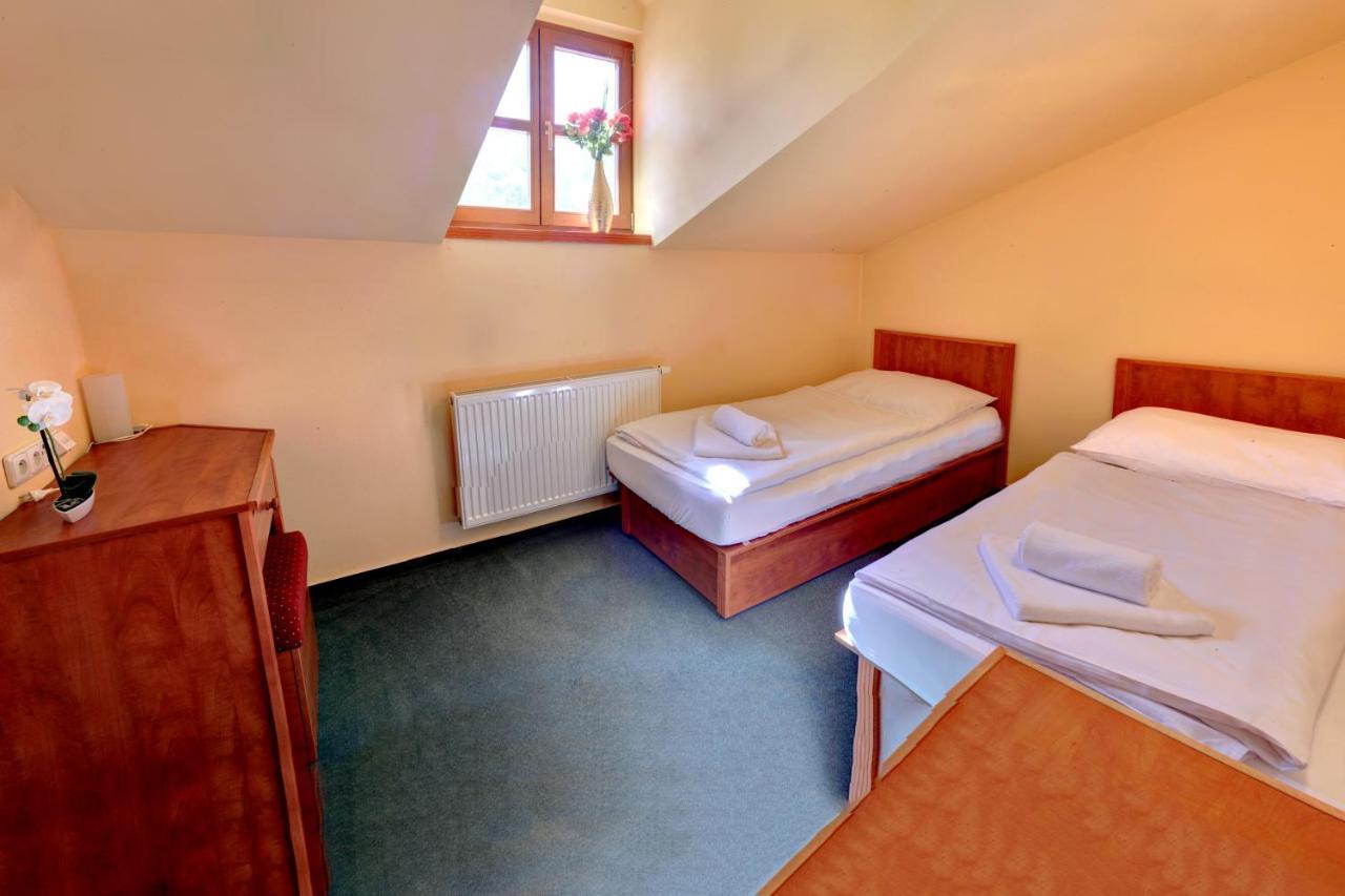 Stirinska Stodola U Prahy Hotell Kamenice Exteriör bild